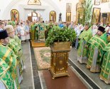images/2025/V_prazdnik_Svyatogo_Duha_Mitropolit_Veniamin/