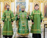 images/2025/V_prazdnik_Svyatogo_Duha_Mitropolit_Veniamin/